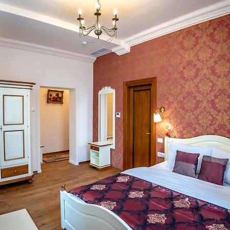 Ana Boutique Bed & Breakfast อัลบายูเลีย ภายนอก รูปภาพ