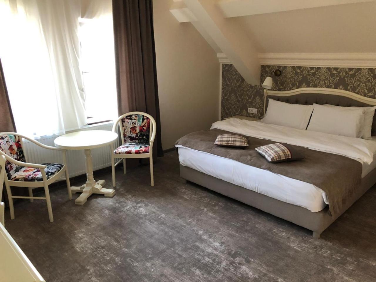 Ana Boutique Bed & Breakfast อัลบายูเลีย ภายนอก รูปภาพ