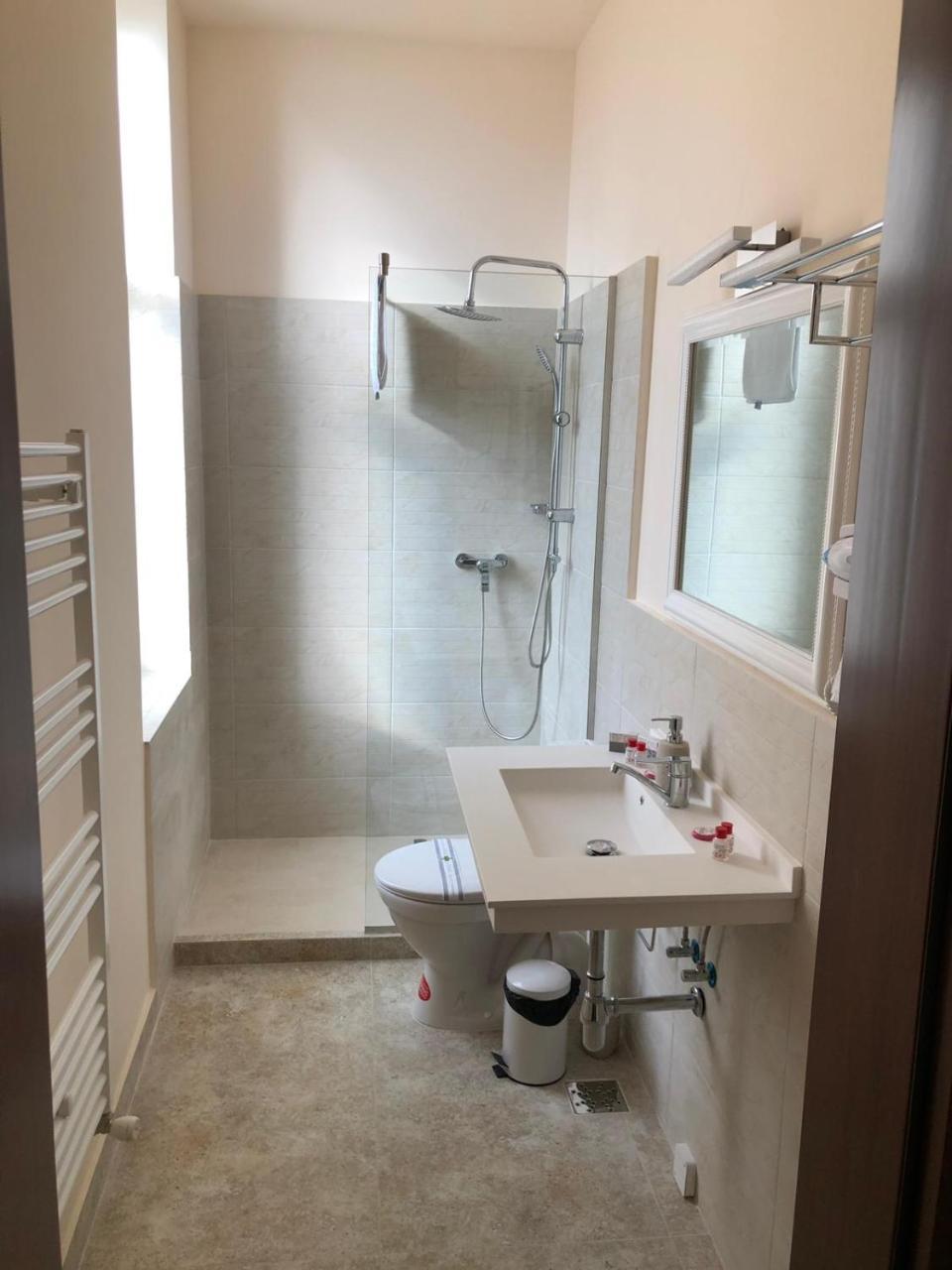 Ana Boutique Bed & Breakfast อัลบายูเลีย ภายนอก รูปภาพ