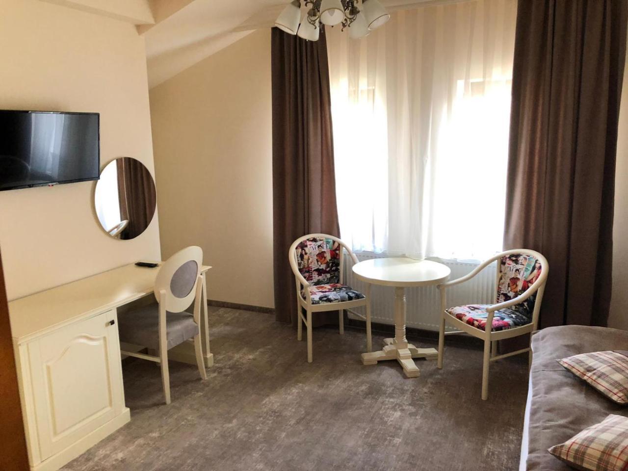 Ana Boutique Bed & Breakfast อัลบายูเลีย ภายนอก รูปภาพ