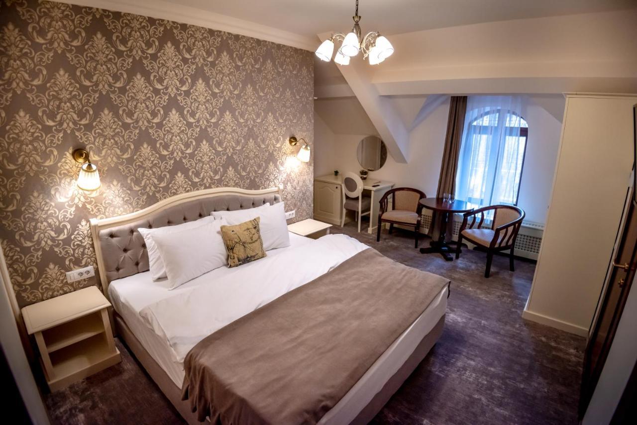 Ana Boutique Bed & Breakfast อัลบายูเลีย ภายนอก รูปภาพ
