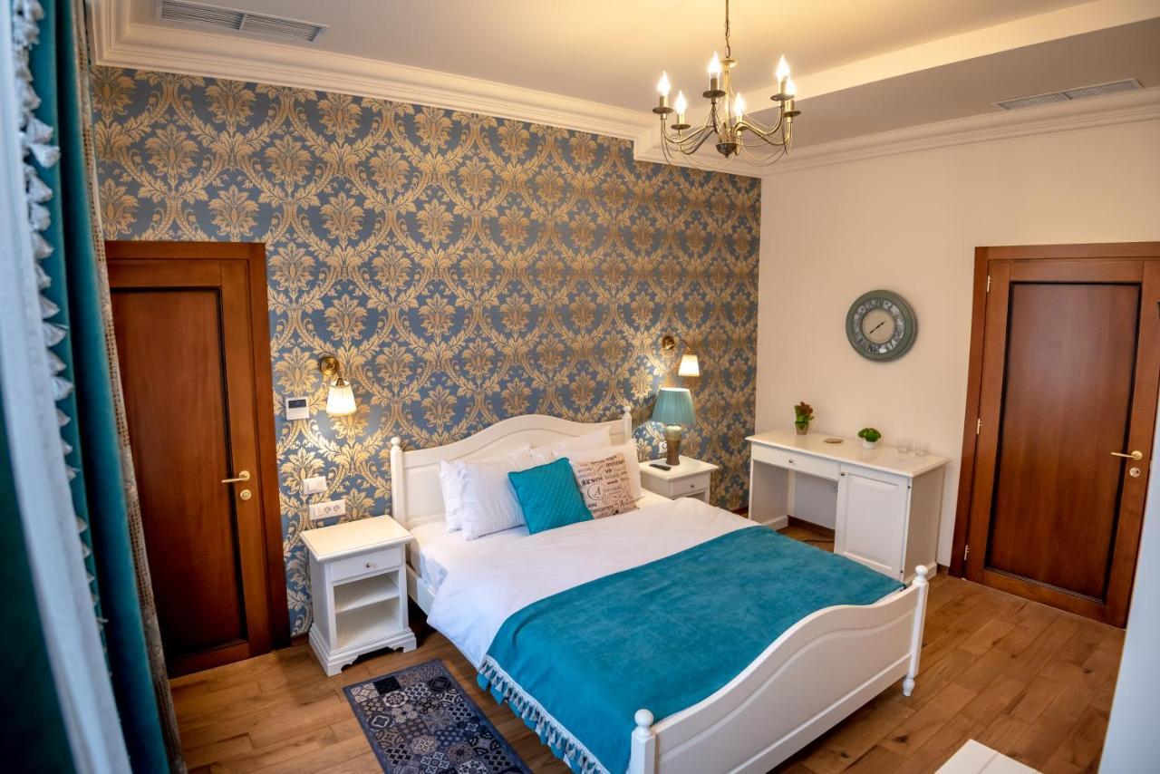 Ana Boutique Bed & Breakfast อัลบายูเลีย ภายนอก รูปภาพ