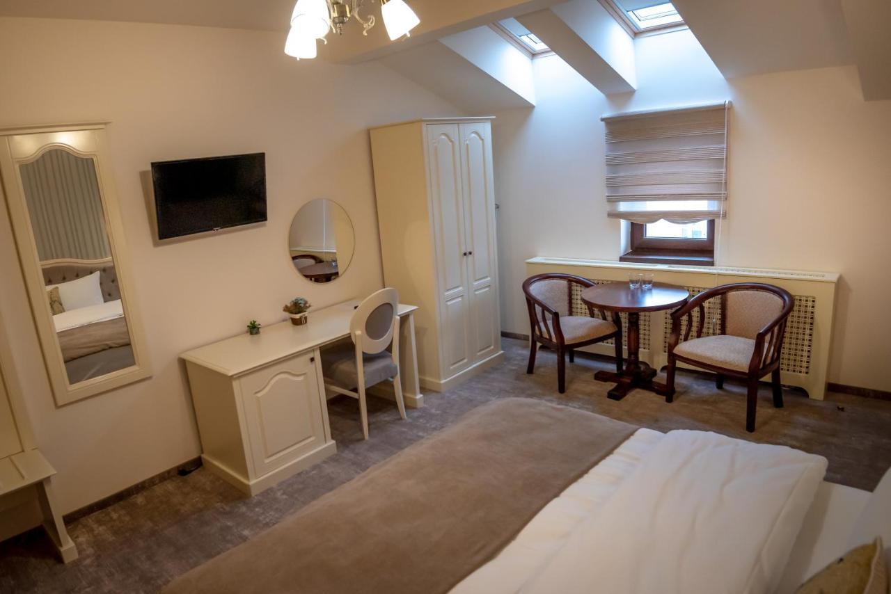 Ana Boutique Bed & Breakfast อัลบายูเลีย ภายนอก รูปภาพ