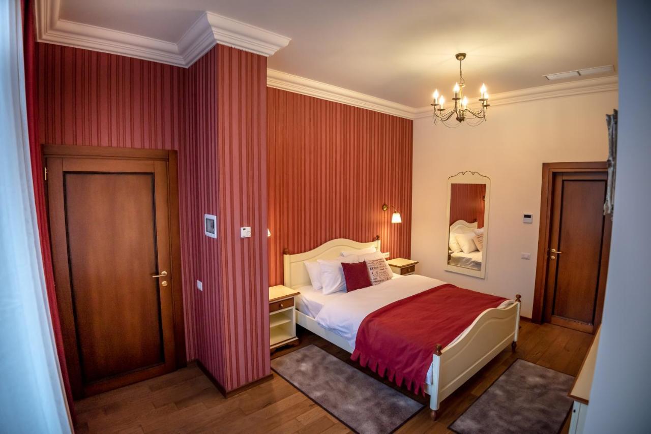 Ana Boutique Bed & Breakfast อัลบายูเลีย ภายนอก รูปภาพ