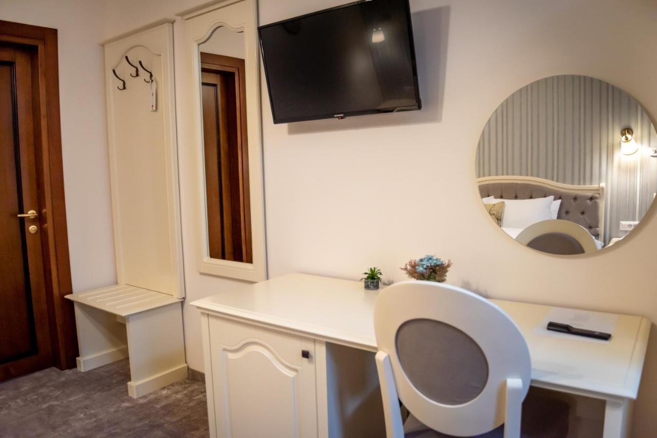 Ana Boutique Bed & Breakfast อัลบายูเลีย ภายนอก รูปภาพ