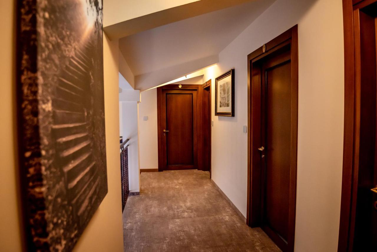 Ana Boutique Bed & Breakfast อัลบายูเลีย ภายนอก รูปภาพ