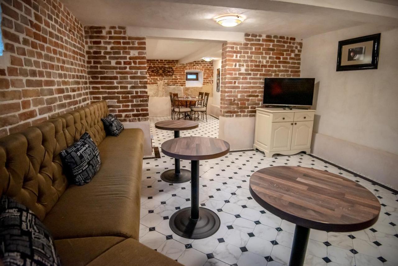 Ana Boutique Bed & Breakfast อัลบายูเลีย ภายนอก รูปภาพ