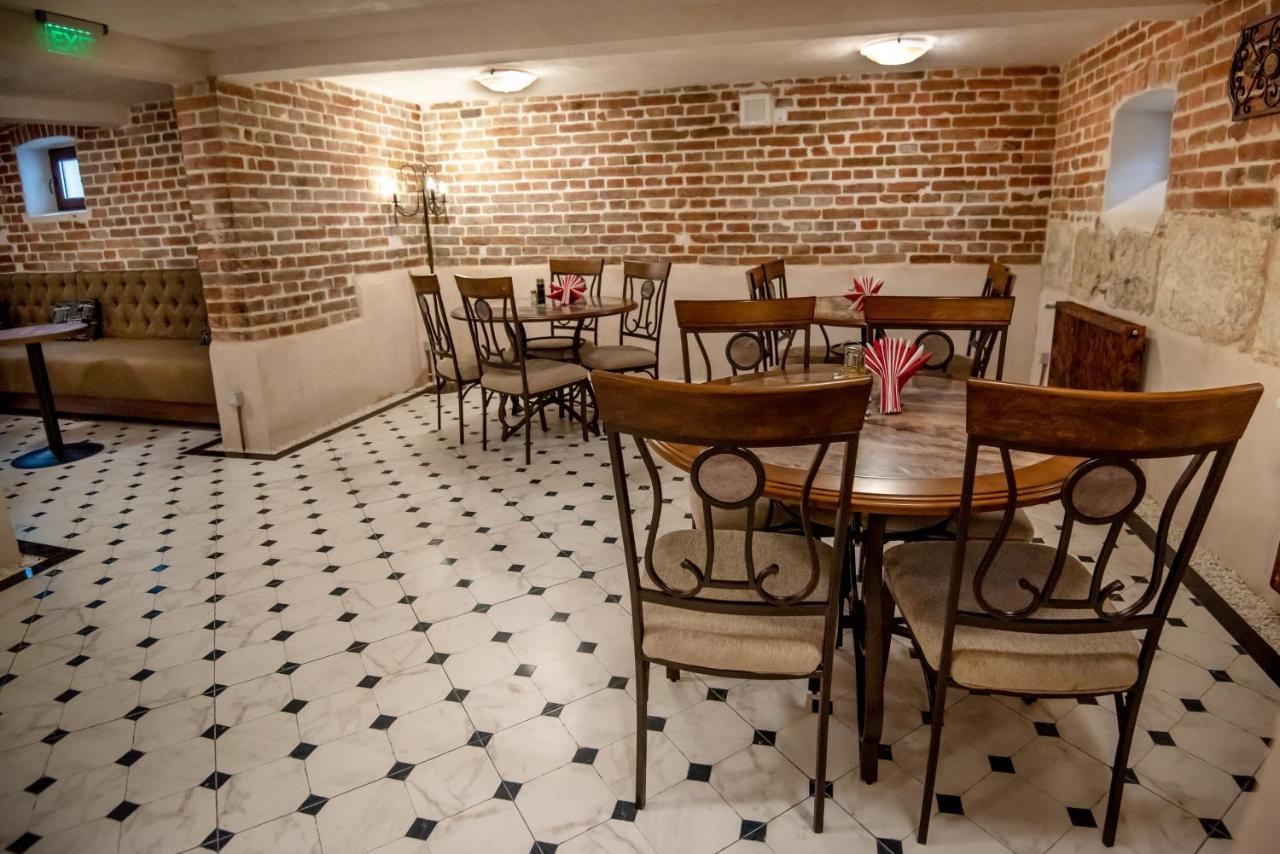Ana Boutique Bed & Breakfast อัลบายูเลีย ภายนอก รูปภาพ
